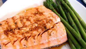 Grilled salmon with teriyaki sauce - Cityline